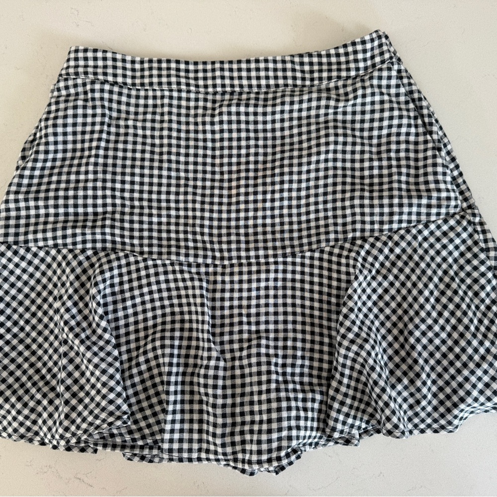 Hollister Black and White Mini Skirt